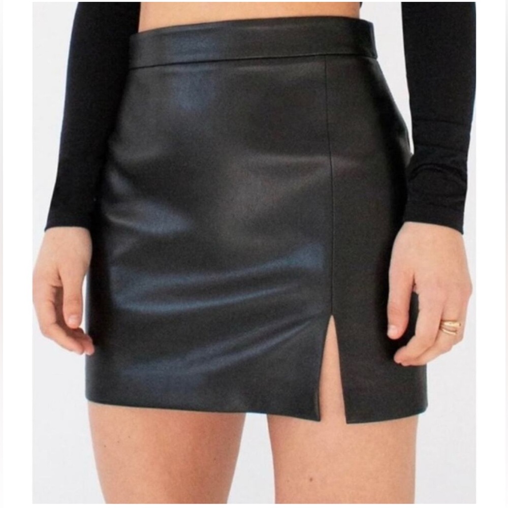 Aritzia | Wilfred Vegan Leather Mini Skirt